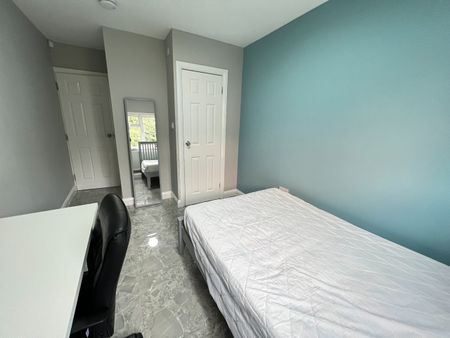 5 Bed Detached House, Charter Avenue, CV4 - Photo 4