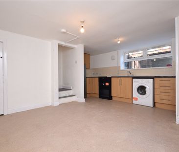 12, Arthington View, Leeds, West Yorkshire, LS10 2ND - Photo 5