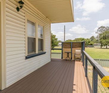 Low Maintenance Flat In Great Location! - Photo 6