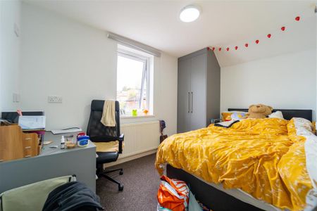 8 bedroom house to rent - Photo 2