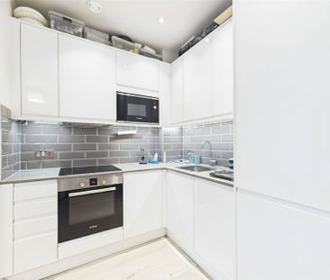 1 bedroom in St. James House, Maidenhead - Photo 3