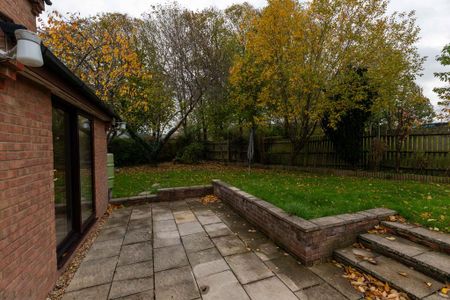 4 bedroom detached house to rent - Photo 3