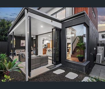 Stylish, Spacious & Effortlessly Low-Maintenance! - Photo 3