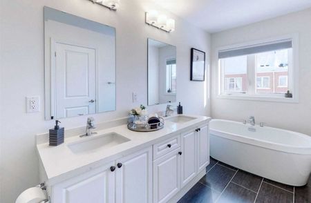 For Lease - 31 Sutcliffe Drive, Whitby, Ontario - Photo 3