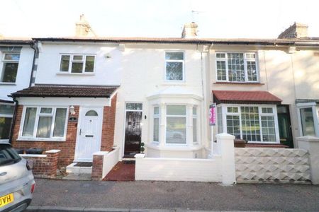 3 bedroom terraced house to rent - Photo 4