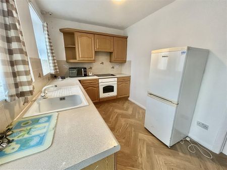 Collins Avenue, Sutton-In-Ashfield - Photo 5