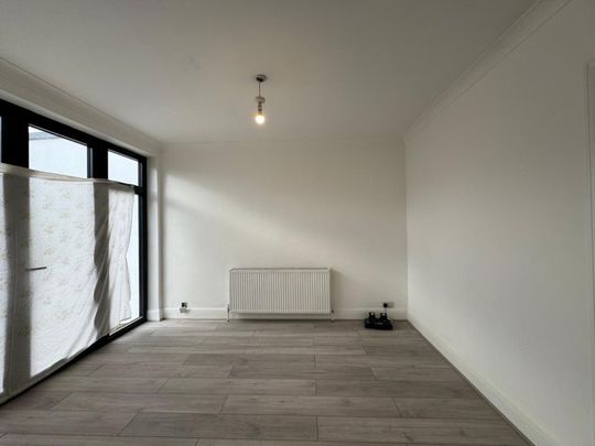 College Avenue, HA3 - Photo 1