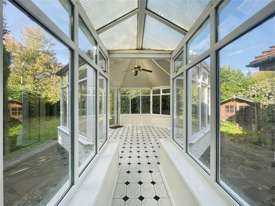 Guildford Road, Chertsey, Surrey, KT16 9LY - Photo 1