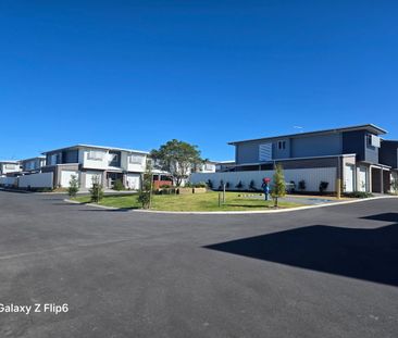 NEWSFLASH!! BRAND NEW, ULTRA MODERN, DECO DESIGNED, 3 BEDROOOMM TOW... - Photo 6