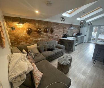 1 bedroom in a house share to rent - Photo 3