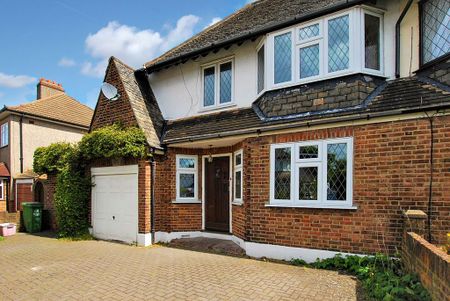 3 bedroom semi-detached house to rent - Photo 4