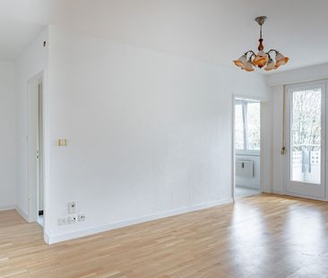 SPACIOUS 4.5-ROOM APARTMENT IN A CENTRAL LOCATION WITH BALCONY - Photo 1