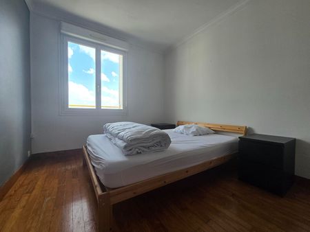 Location Appartement 4 pièces 77m² - Photo 4