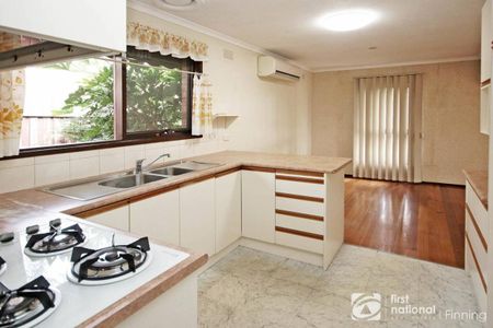 CENTRALLY LOCATED FAMILY HOME WITH BUNGALOW - Photo 5