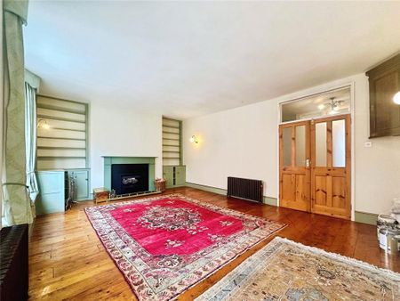 3 bedroom flat to rent - Photo 3