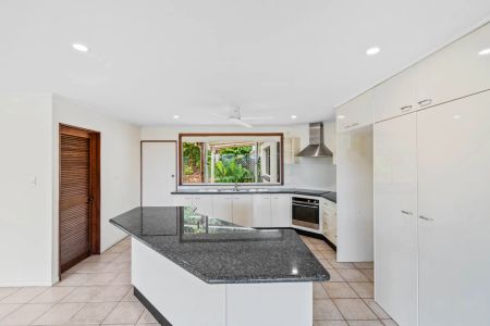 Elevated level living with breathtaking views - Photo 4