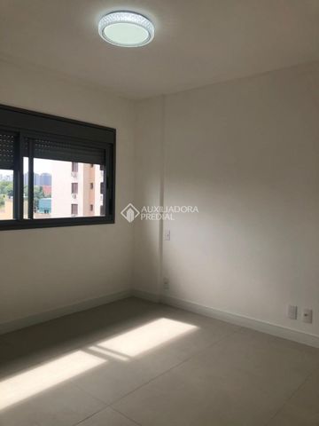 Apartamento com 2 quartos e 69m² para alugar em Passo da Areia, Porto Alegre. - Foto 3