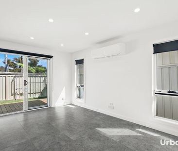 Modern One-Bedroom Granny Flat with Private Yard - Photo 2