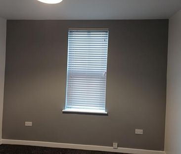 2 bedroom ground floor flat to rent - Photo 3