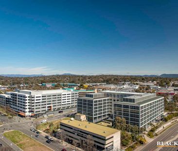 Stunning 18th-floor views! - Photo 6