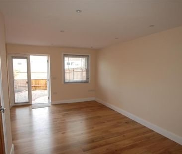 2 bedroom end of terrace house to rent - Photo 1