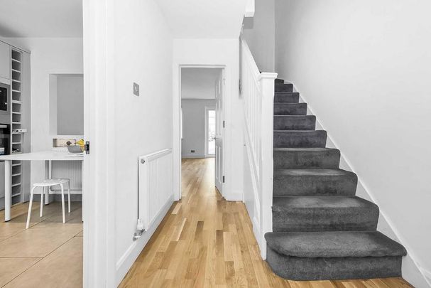3 bedroom terraced house to rent - Photo 1