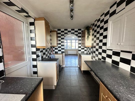 3 bedroom House To Let Total Size: 883 SQ FT - Photo 1