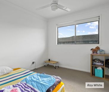 Modern Family Home in Richlands - Photo 5