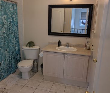 For Lease - 24 Farthingale Crescent, Brampton, Ontario - Photo 4
