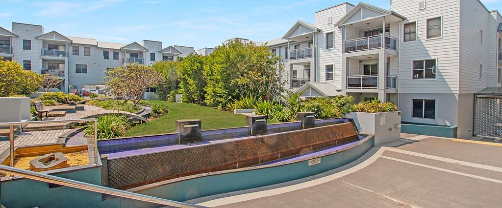 Modern Coastal Living in the Heart of Shellharbour - Photo 1