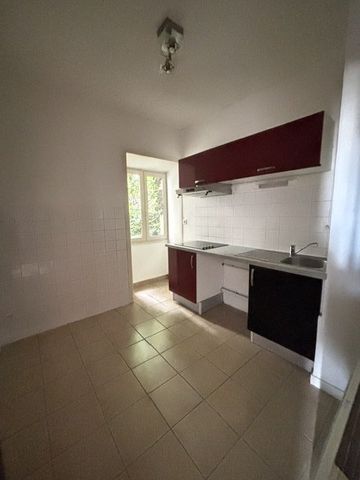Location Appartement 2 pièces 39m² ANGOULEME 16000 - Photo 3