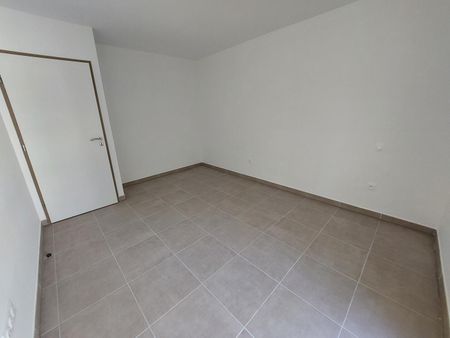 location Appartement T3 DE 66.64m² À NIMES - Photo 5