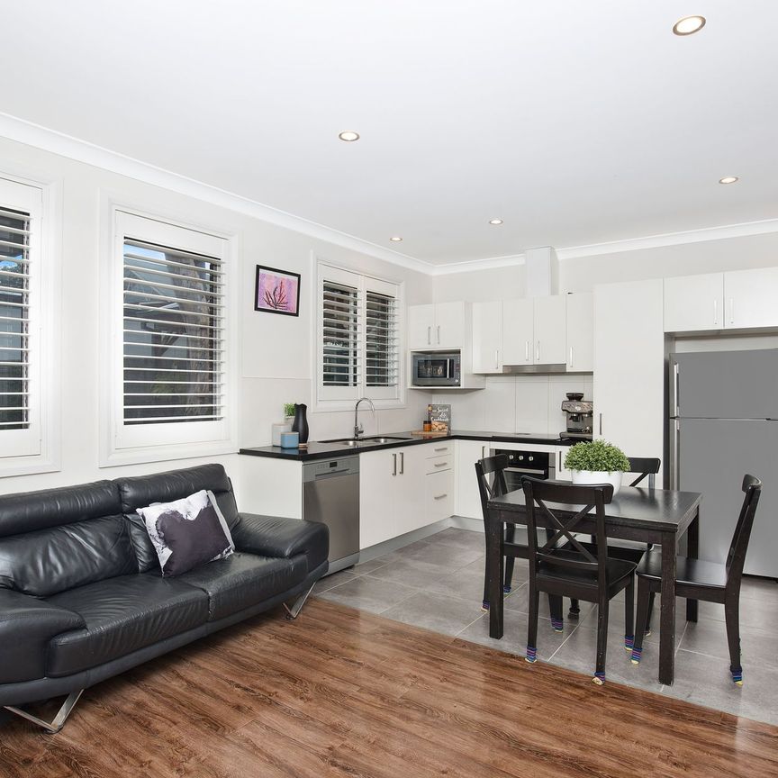 Well presented three bedroom home plus study - Photo 1