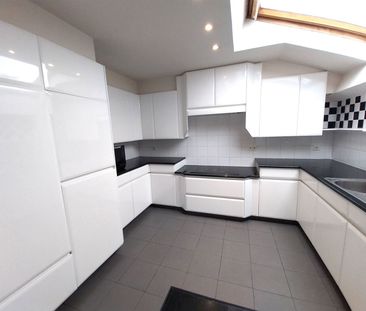 TE HUUR: Ruim appartement met 3 slaapkamers te Genk! - Foto 2