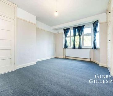 The Lawns, Pinner, HA5 - Photo 3