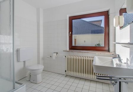 Großzügige 4-Zimmer-Wohnung mit Terrasse und Garten - Foto 3