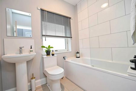 Beccles Road, Gorleston - Photo 3