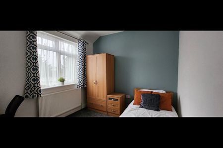Room in a Shared House, Dordans Road, LU4 - Photo 2