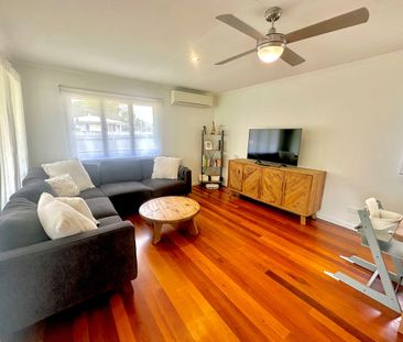 Character home on large 706sqm block - Great position! - Photo 2