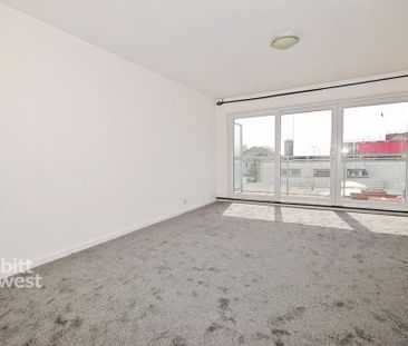 4 bedroom maisonette to rent - Photo 1