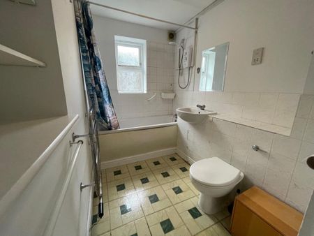 2 bedroom flat to rent - Photo 5