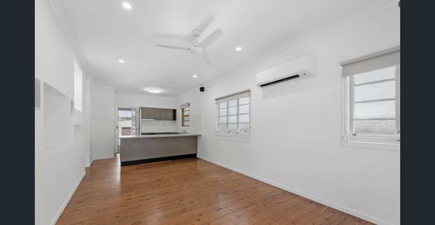 Bayside Cottage Living Just 300m to the Waterfront - Photo 1