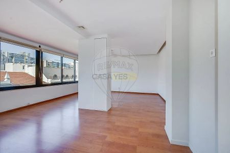 Apartment T3 in Santo António, Lisboa - Photo 2