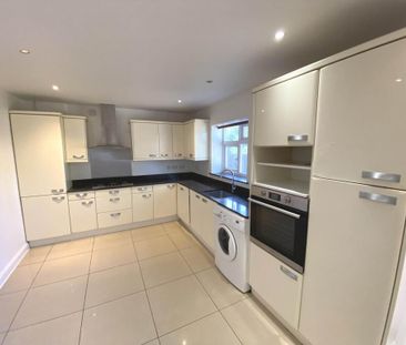 3 bedroom semi-detached house to rent - Photo 6