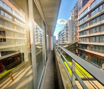 Appartement te huur in Brussel voor € 800 met 1 slaapkamer - Photo 2