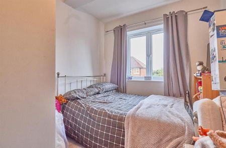 3 bedroom semi-detached house to rent - Photo 5