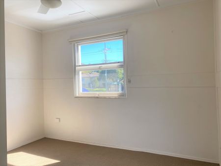 150 South Street, Centenary Heights - Photo 3