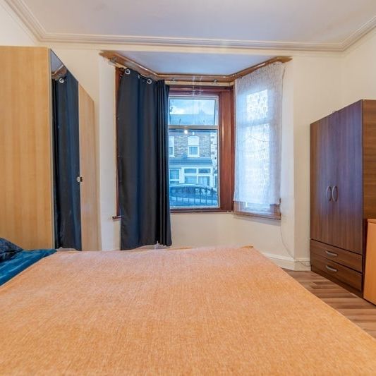 Room in a Shared Flat, London, E7 - Photo 1