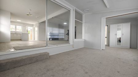 Property Management37 Cobham Crescent, Kelston - House for Rent - Photo 2
