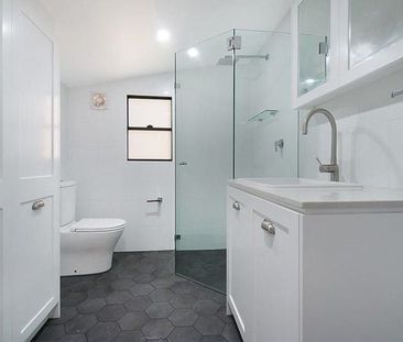 CONVENIENTLY LOCATED FAMILY HOME - Photo 1